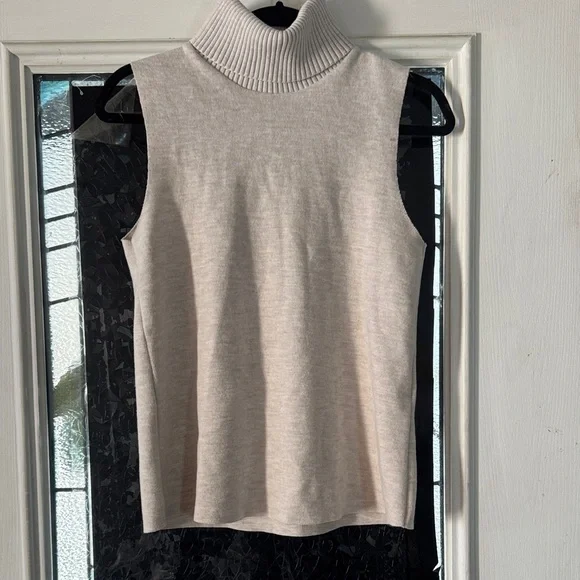 NWT Zara Sleeveless Turtleneck Sweater - Cream - Picture 2 of 9